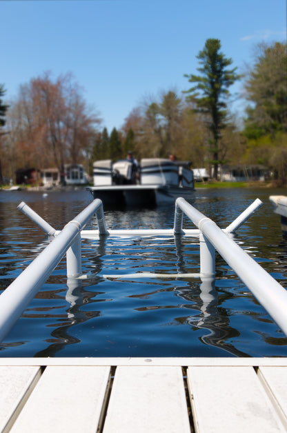 Docked Pontoon Docking System