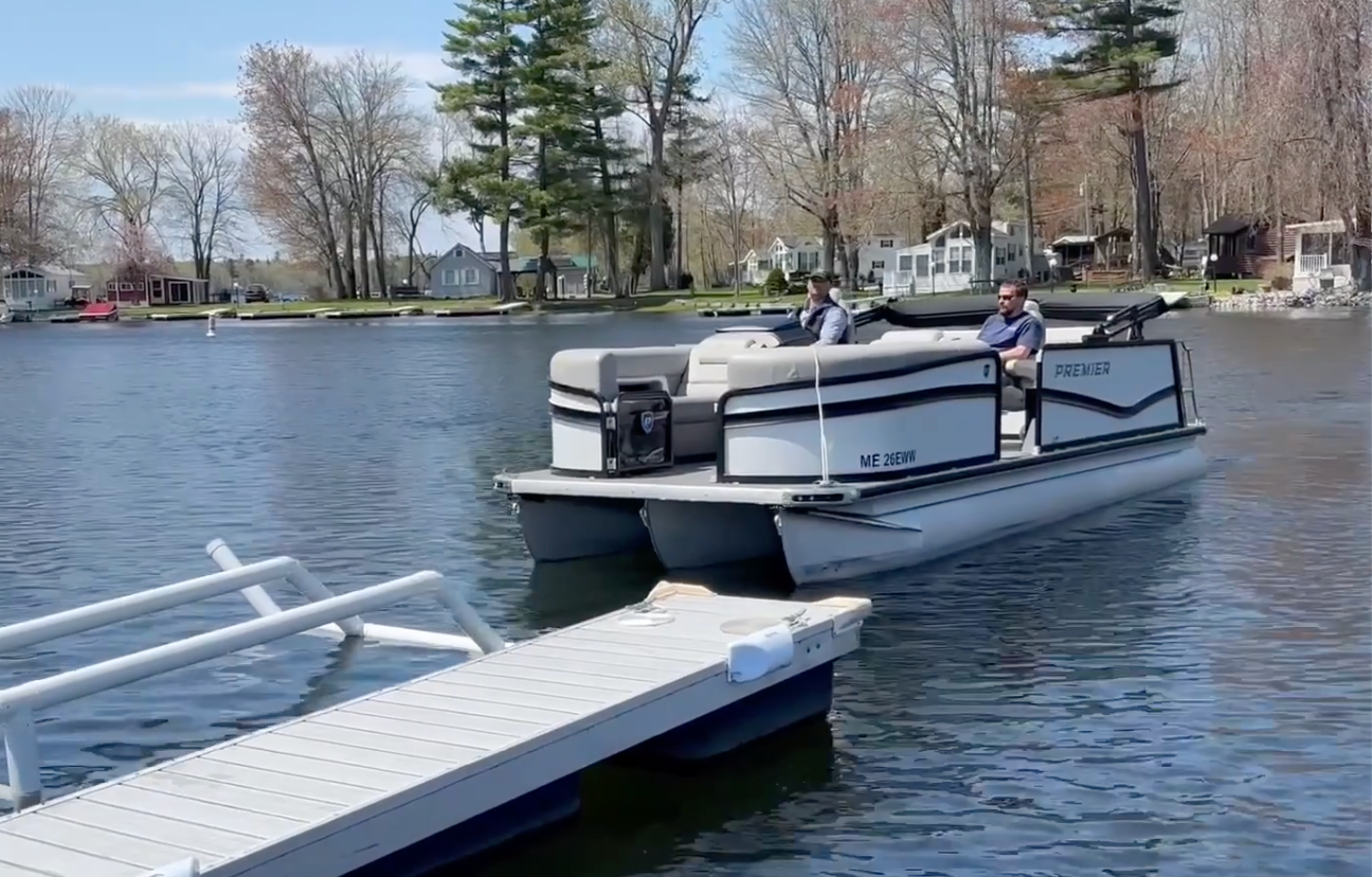 Docked Pontoon Docking System